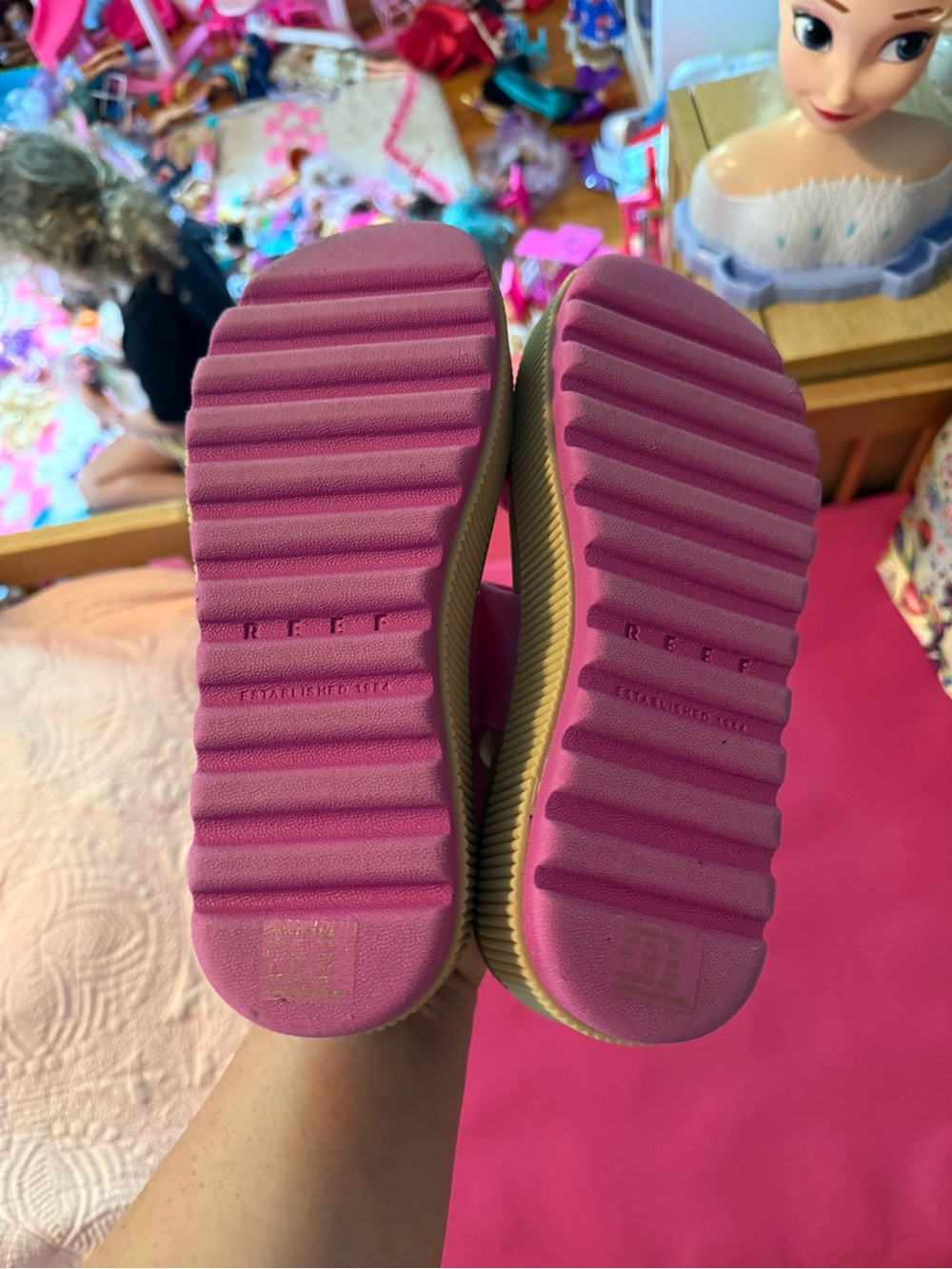 REEF  out of stock Water Vista Higher
Women's Water-Friendly Sandals in orchid - Picture 4 of 5